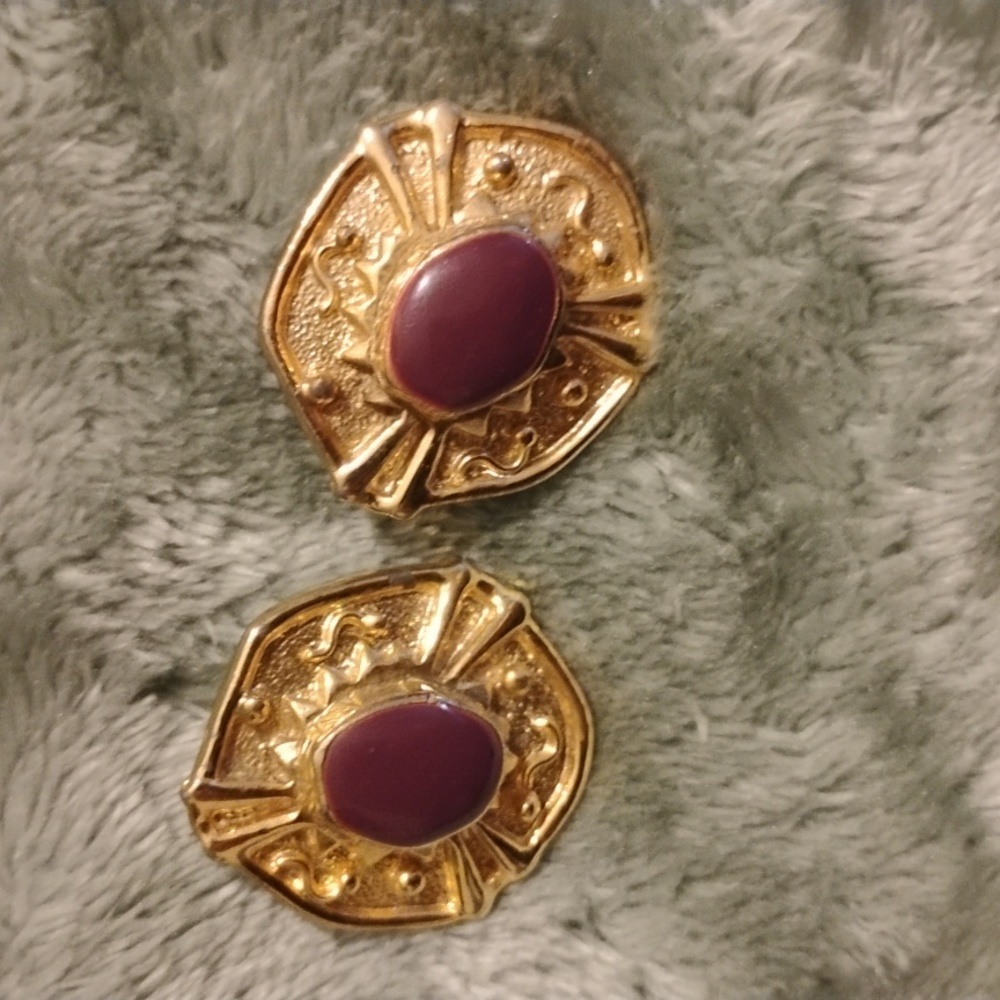 Vintage earrings gold tone purple stone